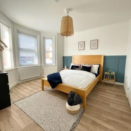 Central, Bright & Spacious Apartment - Parking Included Bournemouth Exterior photo