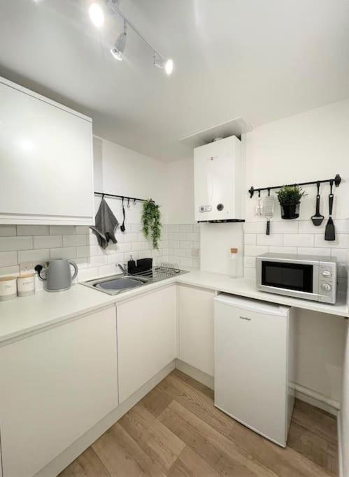 Central, Bright & Spacious Apartment - Parking Included Bournemouth Exterior photo