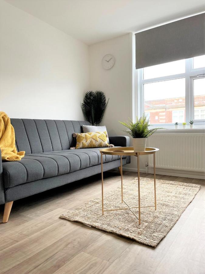 Central, Bright & Spacious Apartment - Parking Included Bournemouth Exterior photo