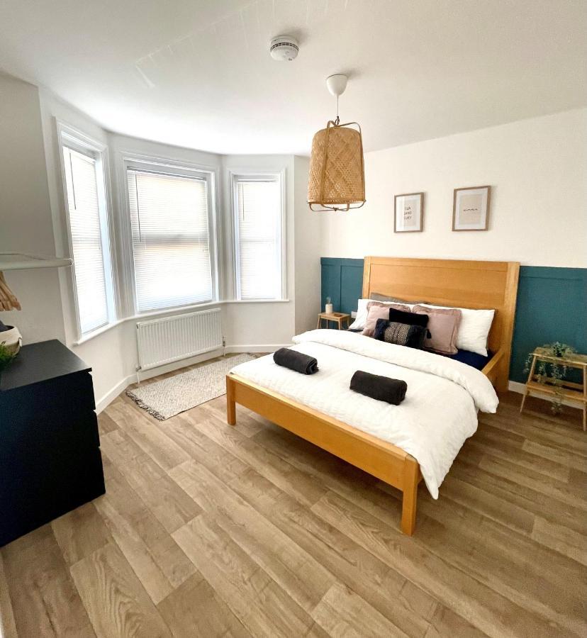 Central, Bright & Spacious Apartment - Parking Included Bournemouth Exterior photo